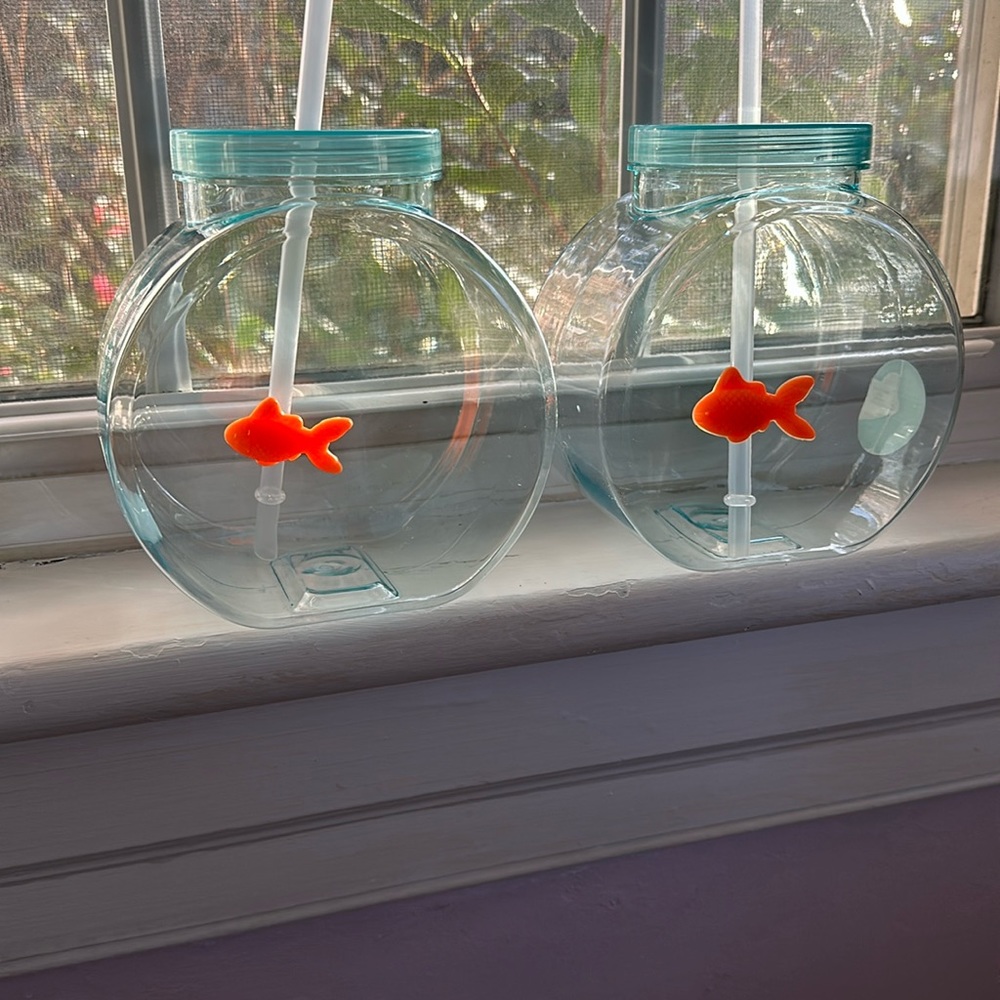 Fishbowl cup